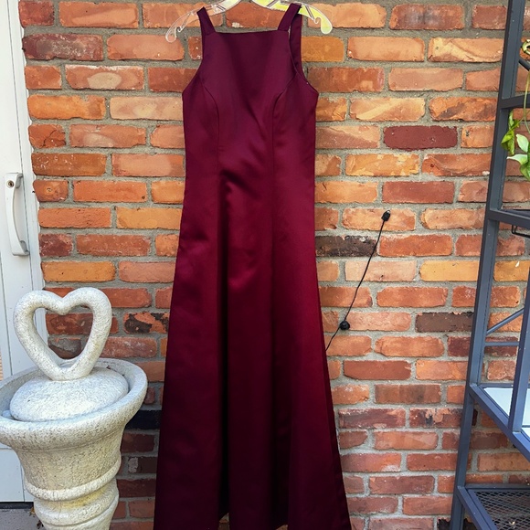 Alfred Angelo Burgundy Prom / Bridesmaid Gown - Picture 1 of 7